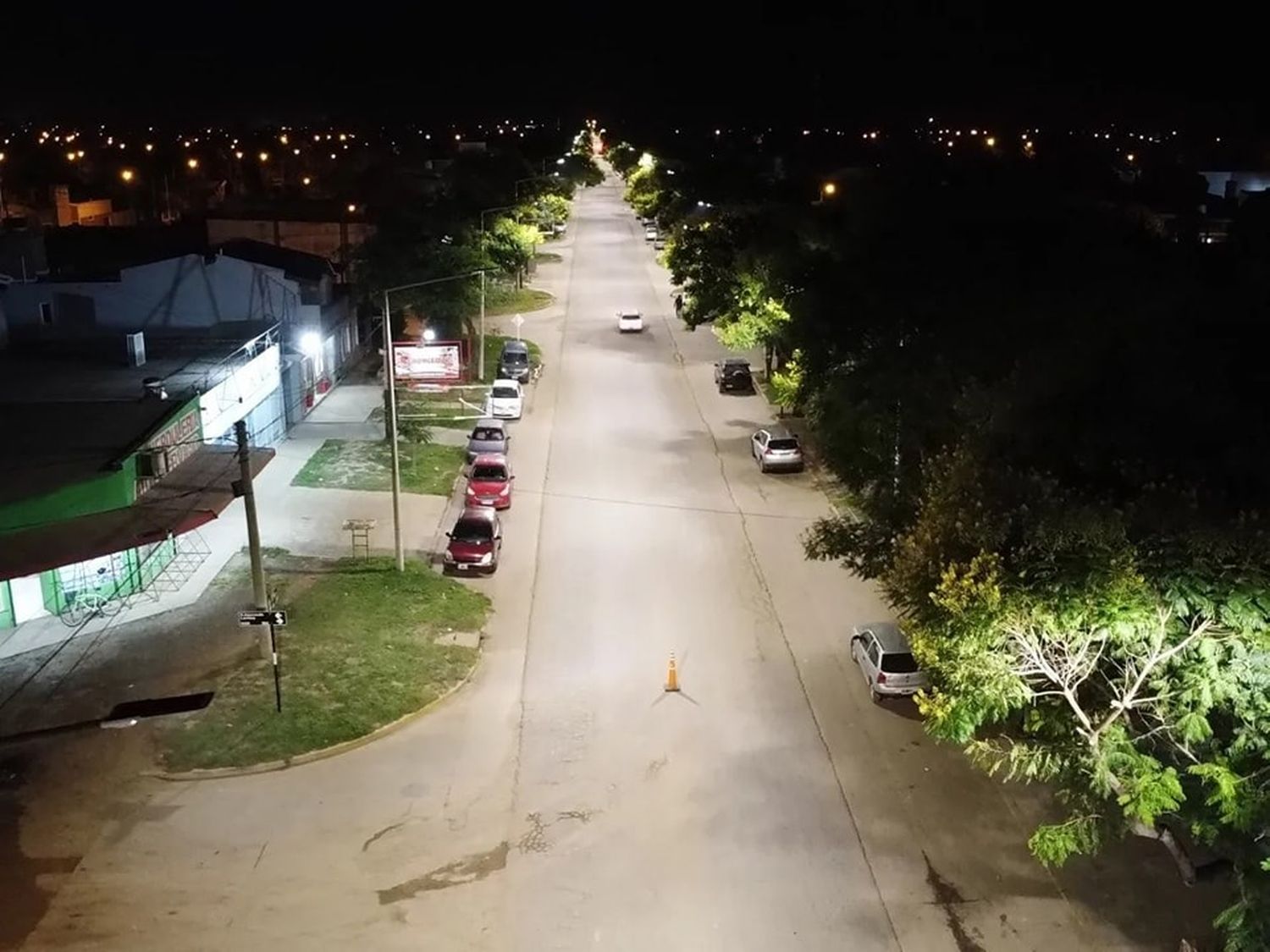 Chiarella inauguró las nuevas luces led de avenidas Chapuis y Estrugamou