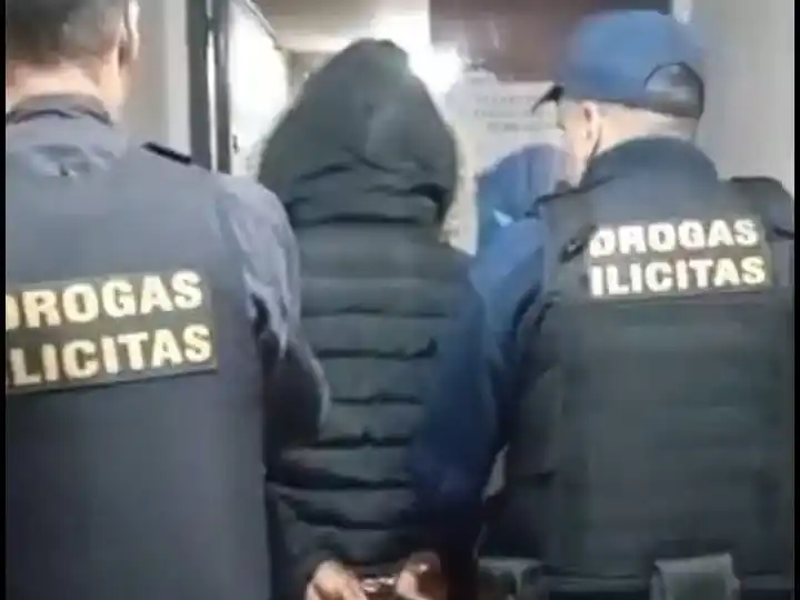 Uno de los hombres detenidos