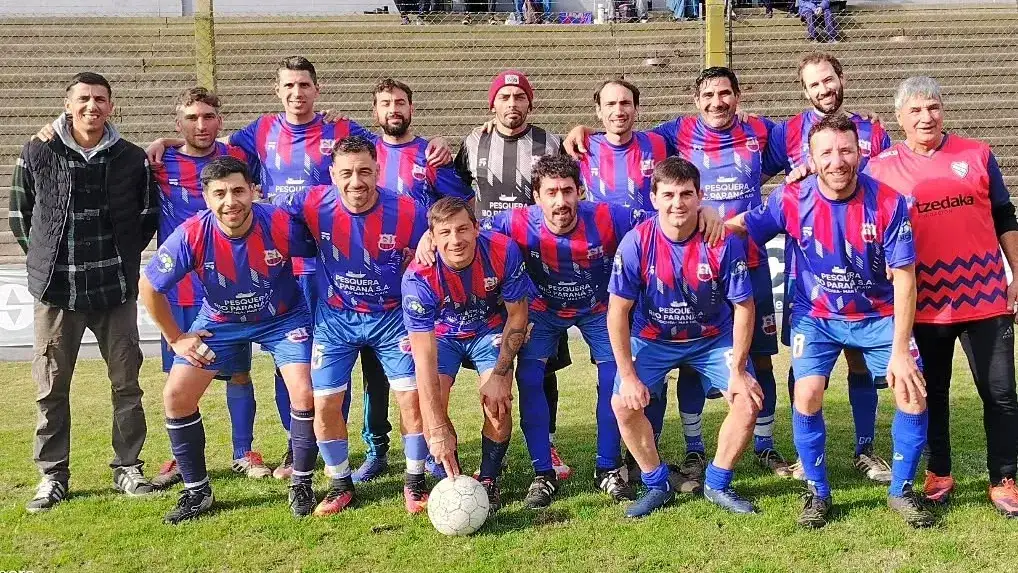 Del Valle, el mejor de la primera fase, venció a Villa Díaz Vélez en cuartos