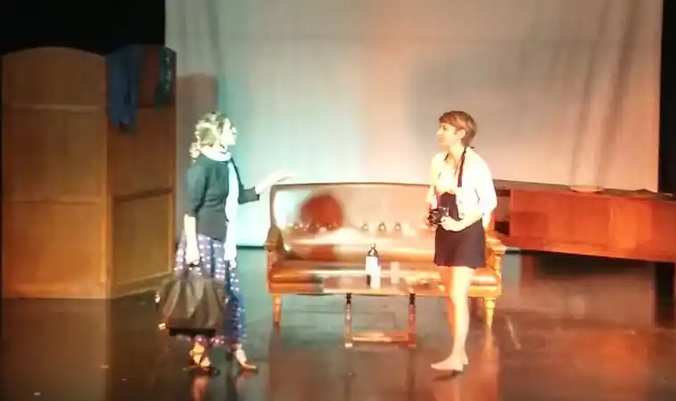 Nueva función de la obra teatral “La ropa”
