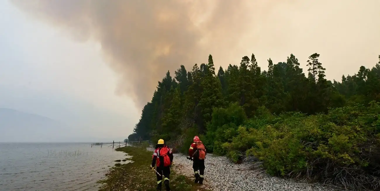 Operativos terrestres se intensifican ante la complejidad del escenario. Crédito: REUTERS.