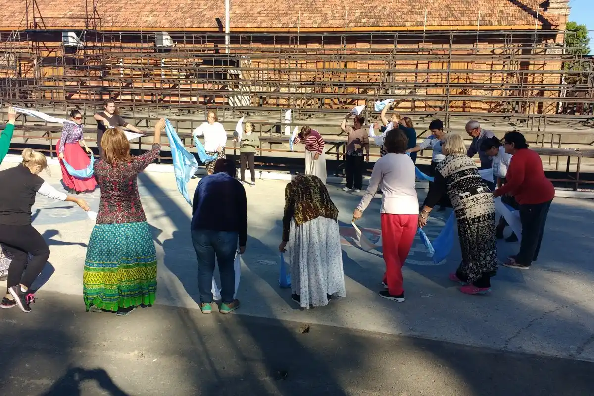 Hoy empiezan los talleres para los adultos mayores de la ciudad