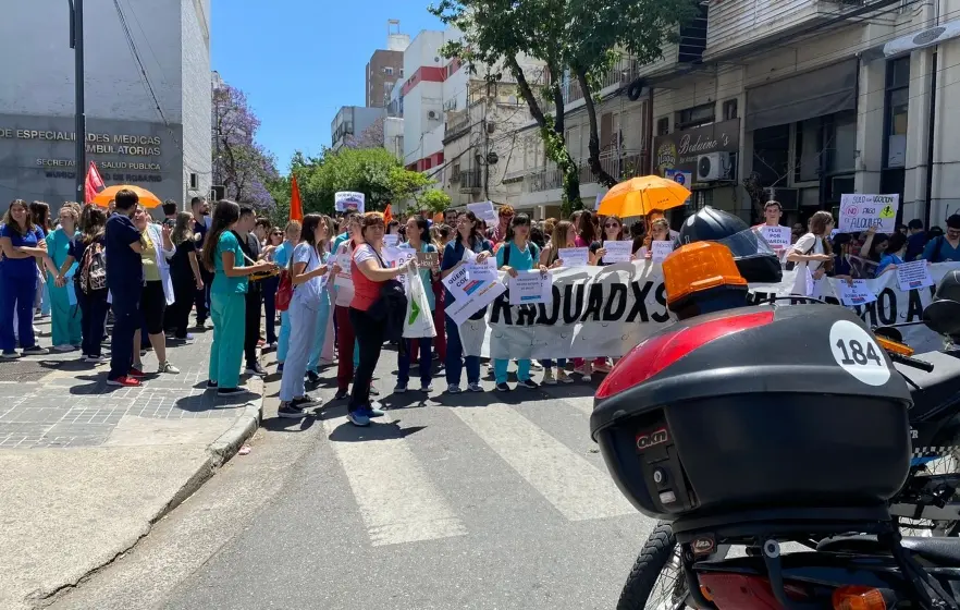 Nuevo reclamo de trabajadores de la salud por mejoras salariales: «Este año vamos a perder un 30% contra la inflación”