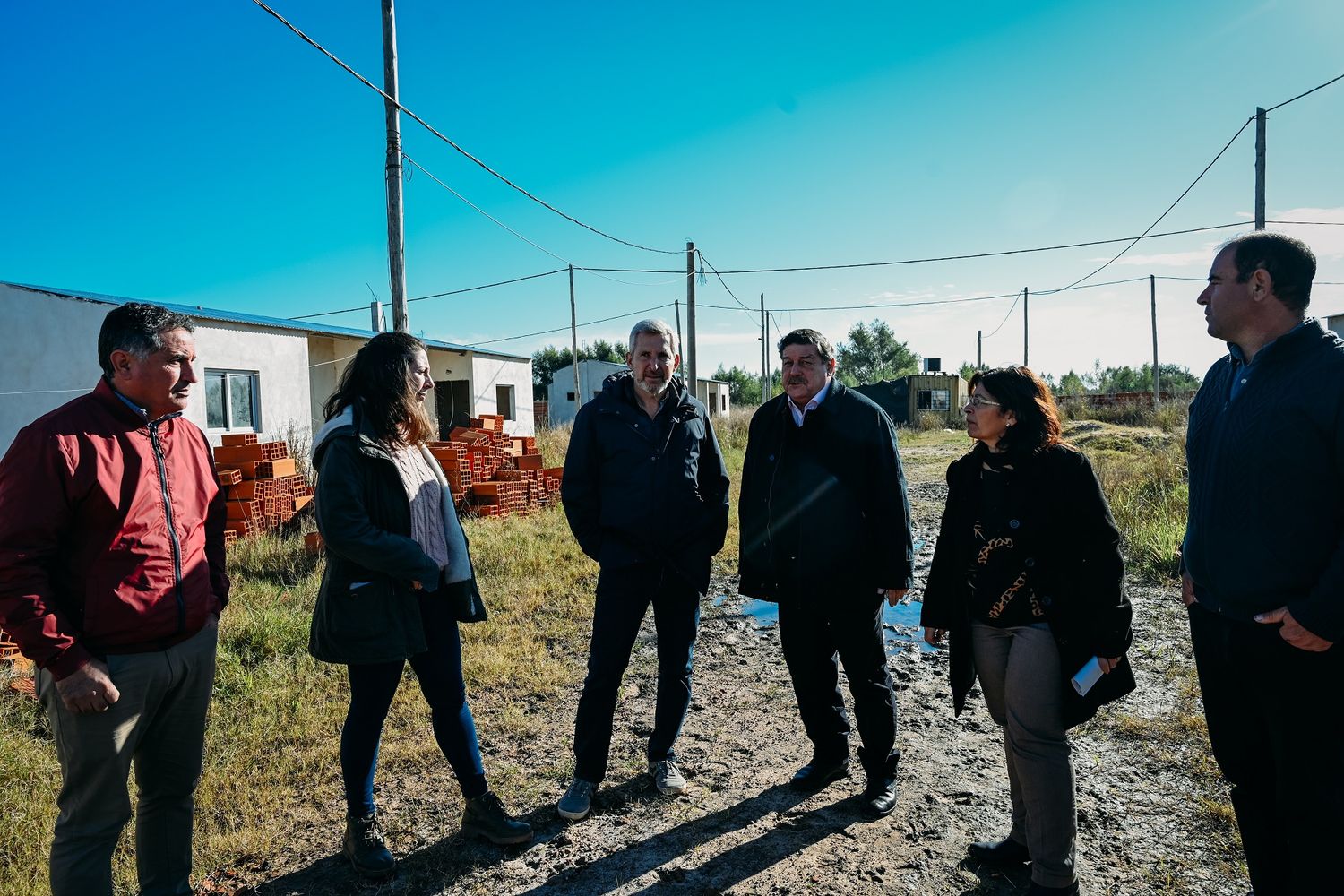 Frigerio recorrió Villa Paranacito y se reunió con el COE
