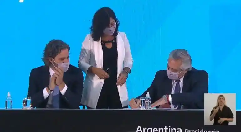 El Presidente promulgó la ley de Interrupción Voluntar