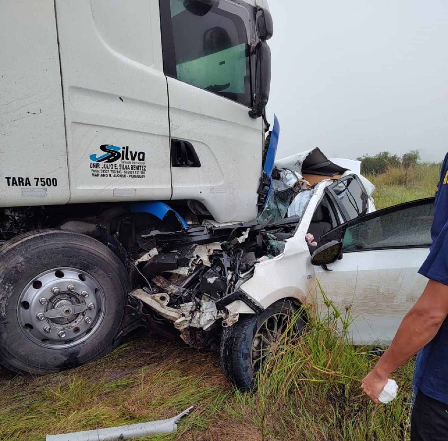 Dos muertos en un trágico choque entre un camión y un auto sobre ruta 11