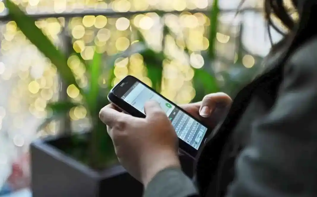 Autorizan aumentos del 5% en telecomunicaciones y anuncian planes económicos desde $150