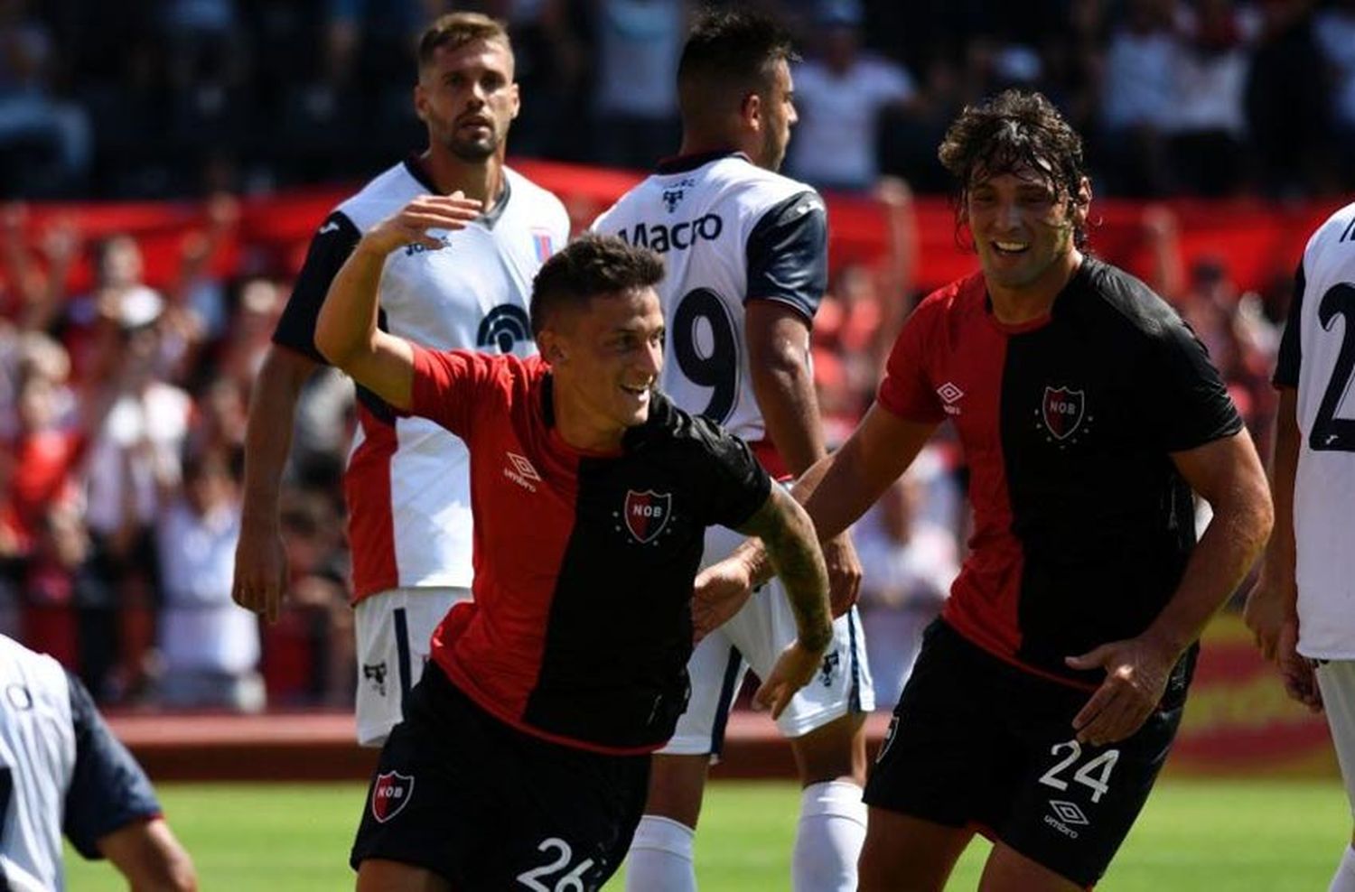 Colón hizo una nueva oferta por Fértoli y quedó cerca de lo que pretende Newell’s