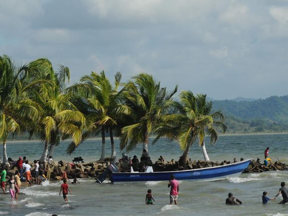 Habilitan muelle en Turbo para agilizar la evacuación de migrantes en Urabá