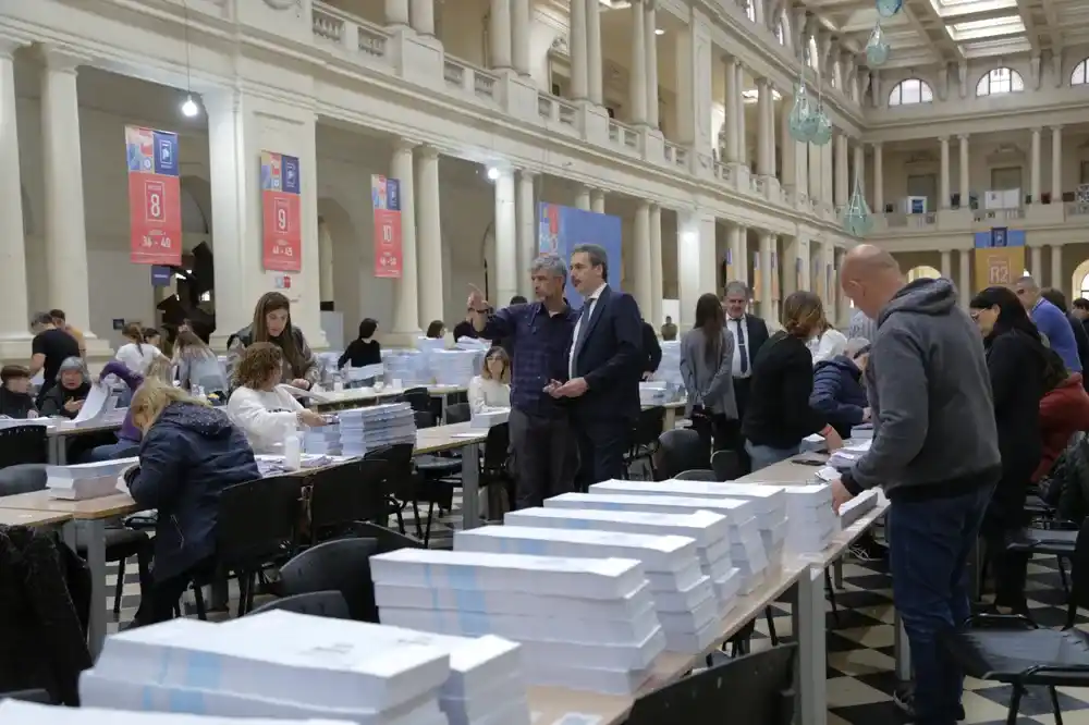 Caso Espert: el Gobierno pidió a la Justicia la reimpresión de las boletas en provincia