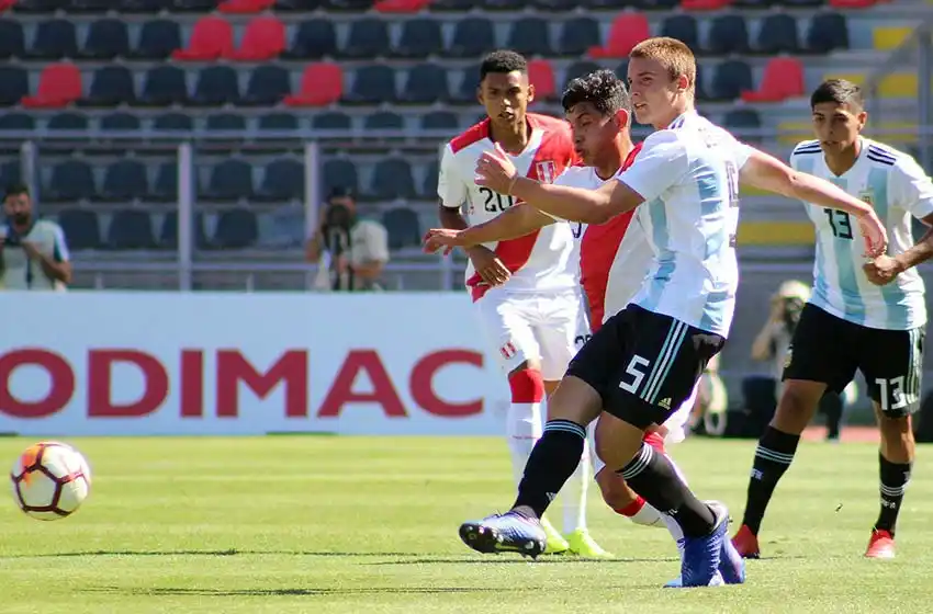 Argentina venció a Perú y se metió en el Hexagonal final