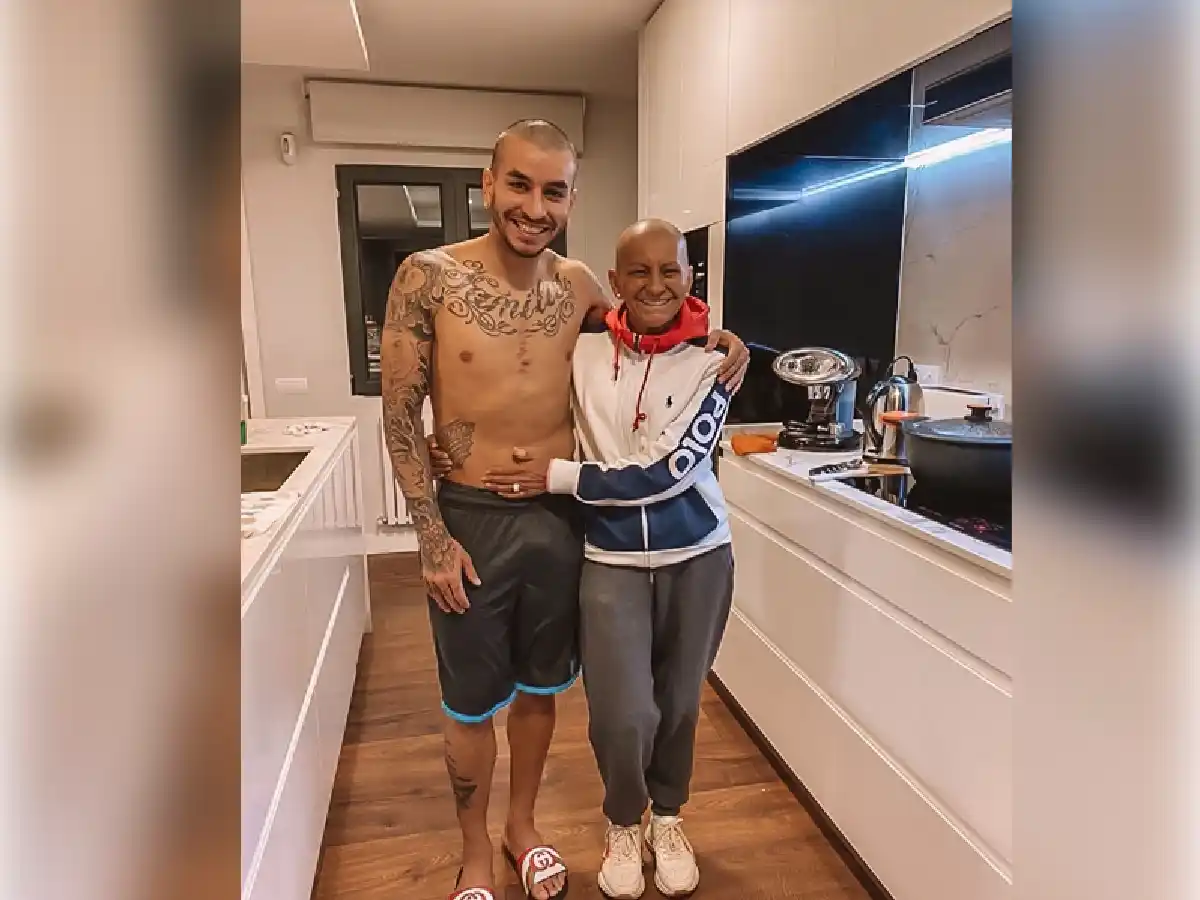 Correa se rapó para acompañar a su madre que luchar contra un cáncer