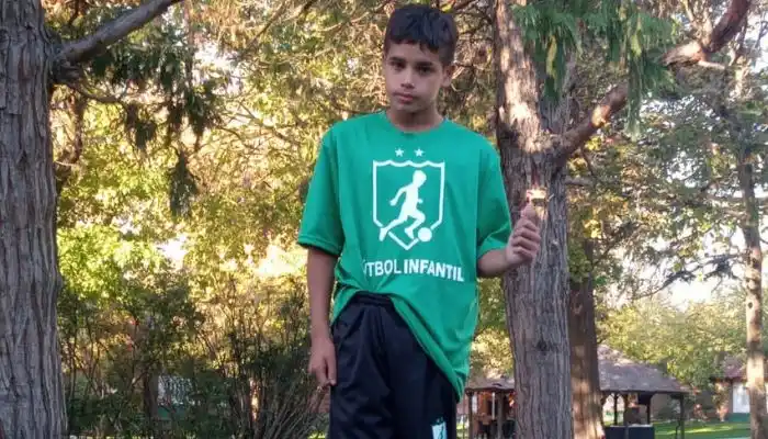 Thiago fue seleccionado para jugar en Banfield y necesita ayuda para viajar