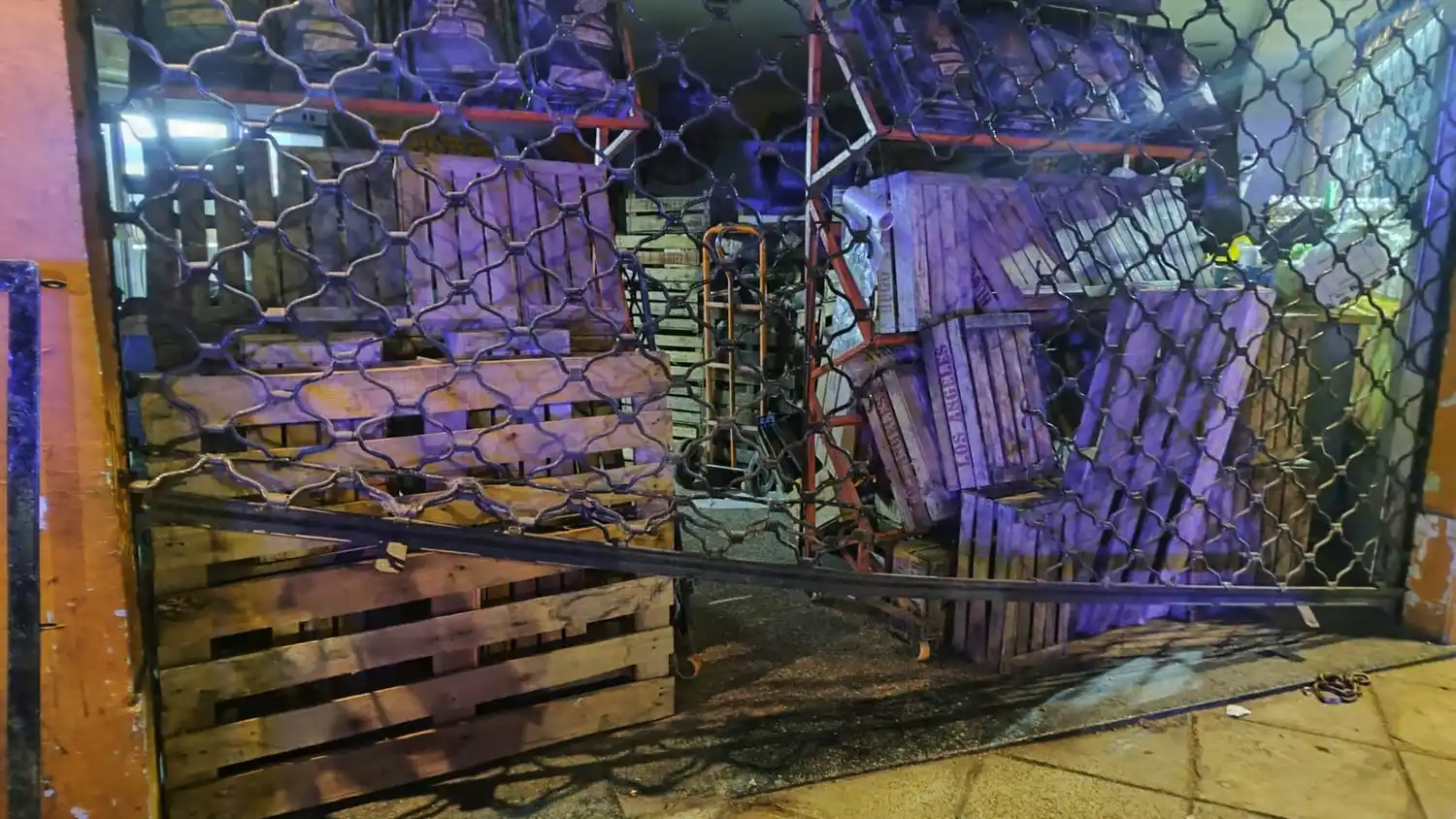 Así quedó el comercio por el robo