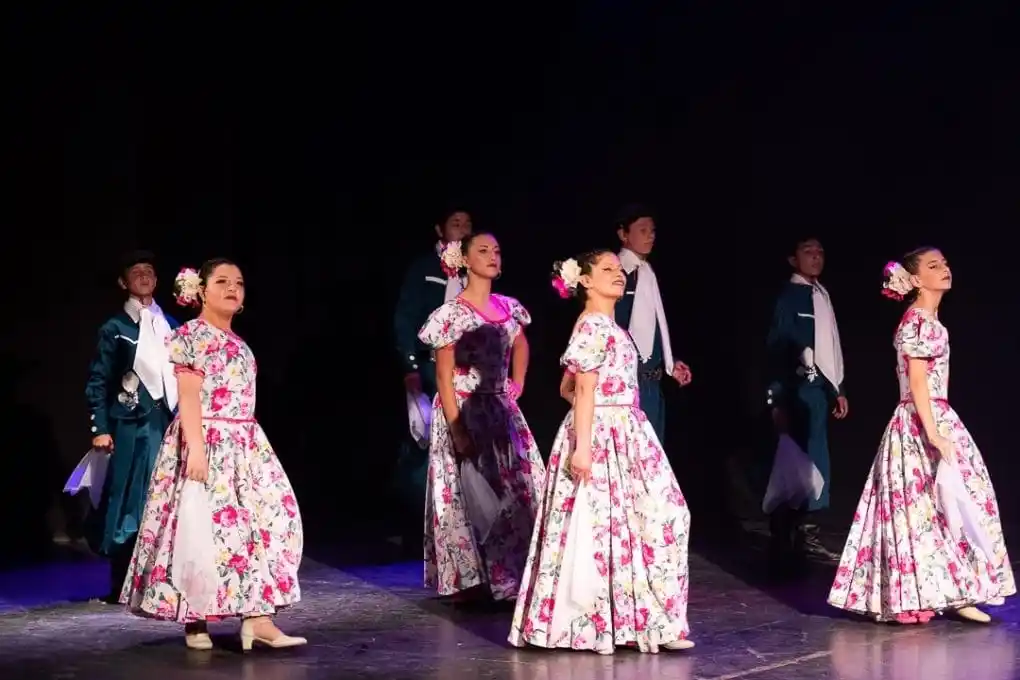 El Ballet Municipal brilló en su cierre de año