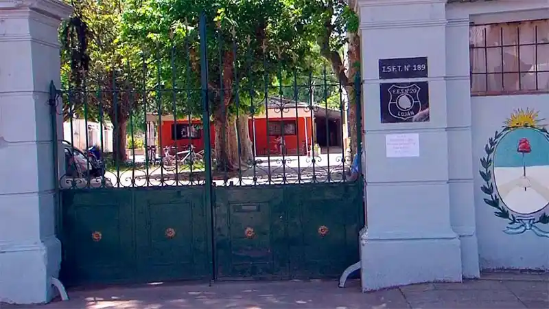 Detuvieron a preceptora y su pareja acusados de abuso sexual contra alumnas