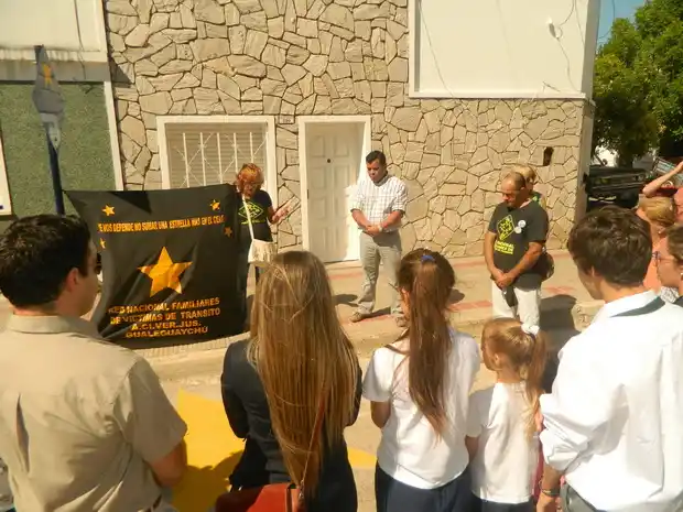 Se pintó una nueva estrella amarilla en nuestra ciudad