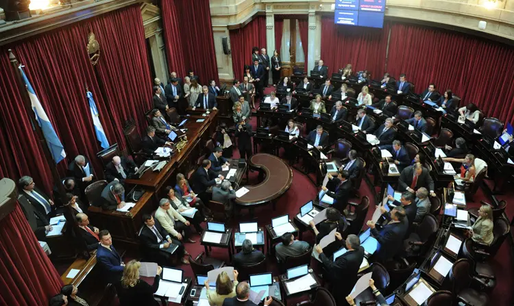 El Senado dio media sanción a la nueva ley de Hidrocarburos