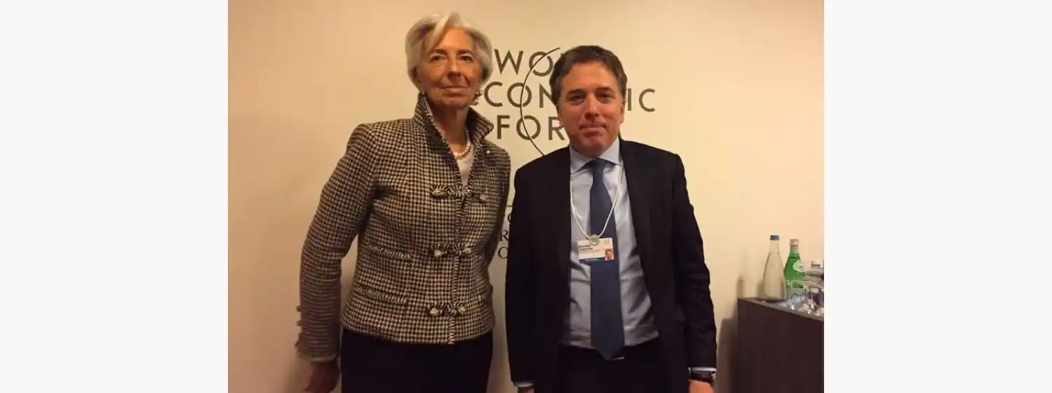 Dujovne ya está en Washington para negociar el préstamo del FMI