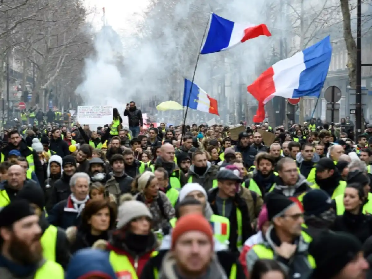 Estallan disturbios en la novena protesta de los “chalecos amarillos” en París