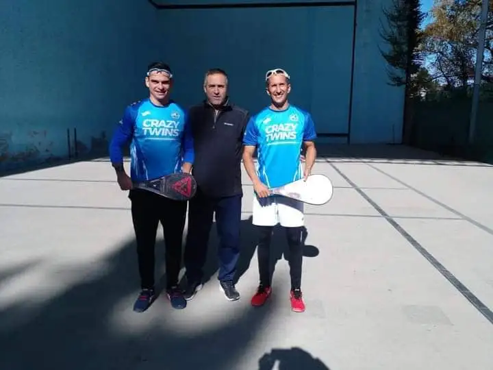 En el frontón Club Pelota Gualeguay se ha podido ver a figuras como Alfredo Villegas junto al equipo Argentino en plena etapa de entrenamiento.