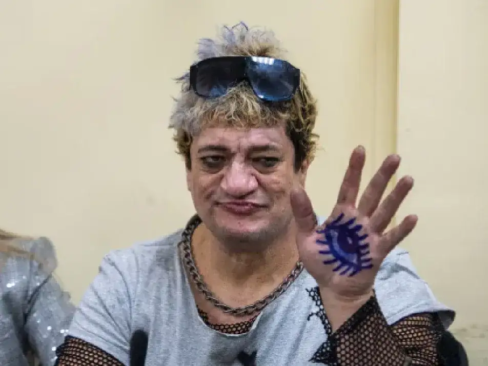 El cantante expresó su preocupación por su situación actual.