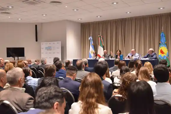 Senadores bonaerenses recibieron a Marta Cartabia en la presentación de su libro sobre justicia restaurativa