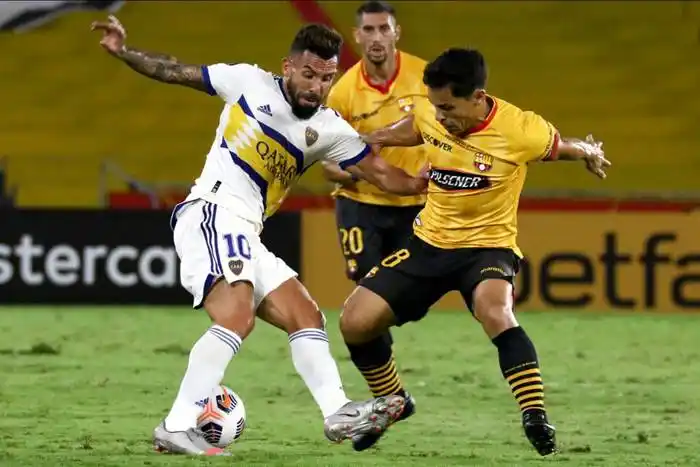 Boca recibe esta noche a Barcelona de Ecuador y quiere ser primero del grupo