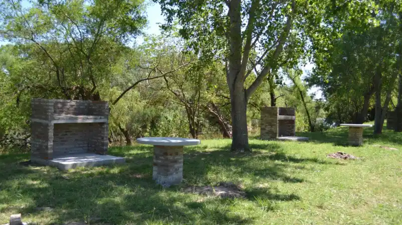 Nuevos asadores a las orillas del Arroyo Gómez