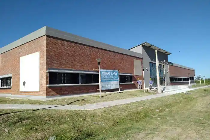 Con una inversión de casi 800 millones de pesos se finalizan en los primeros meses del año 17 obras escolares