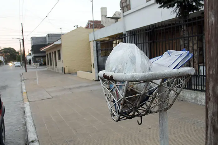 Recolección. De basura en Lobería durante el feriado