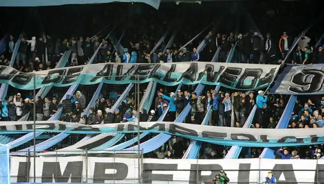Suspendieron el partido entre Rácing y Mitre tras una pelea entre barrabravas