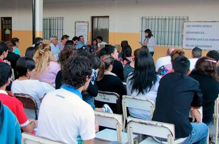 Se extendió hasta el 5 de abril la inscripción al FinES para quienes deseen terminar la secundaria
