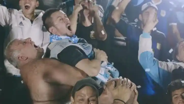 Tras el repudio generalizado, dan de baja el spot mundialista que promovía la homofobia