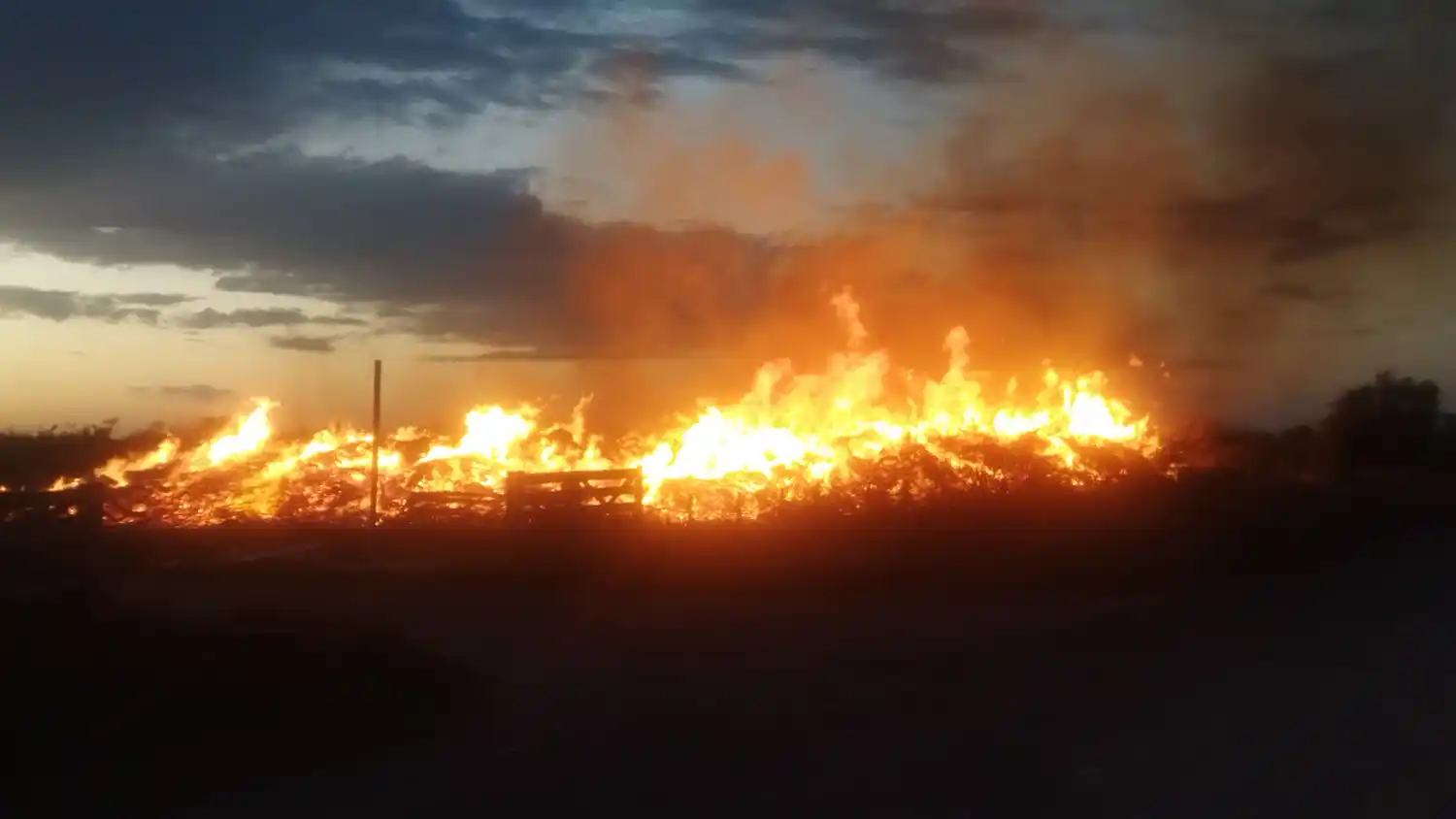 Impactante incendio en Urdinarrain