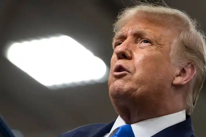 DONALD TRUMP gran jurado decide si hay motivo para enjuiciarlo