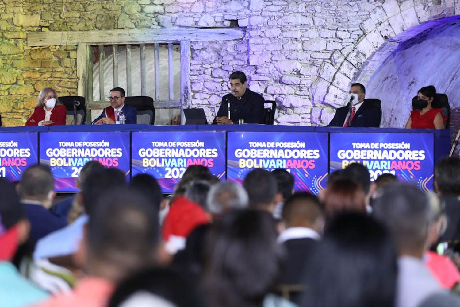 ¿Aplica para los opositores? Maduro le dará más autonomía a gobernadores y alcaldes
