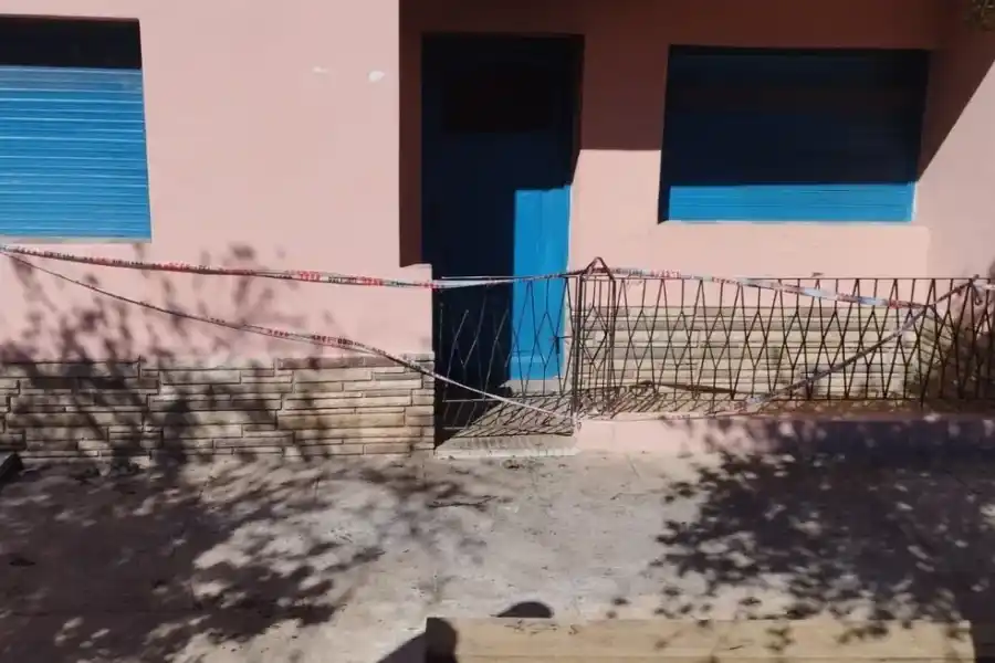 Tragedia en la provincia: murió un niño y otra lucha por su vida tras quedar atrapados en un incendio