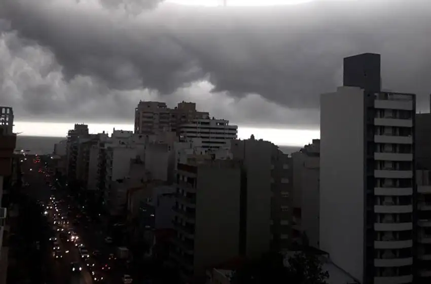 Emiten un alerta meteorológico por tormentas fuertes para Mar del Plata