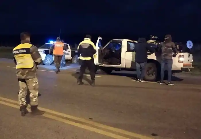Efectivos policiales secuestran pistola semiautomática en un procedimiento