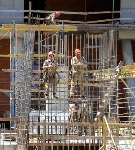 Se desplomaron la industria y la construcción en mayo
