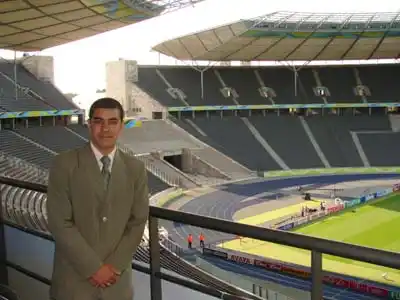 Quilmes: Analizan la licencia de Queijeiro pero el Concejal ya se fue al Mundial