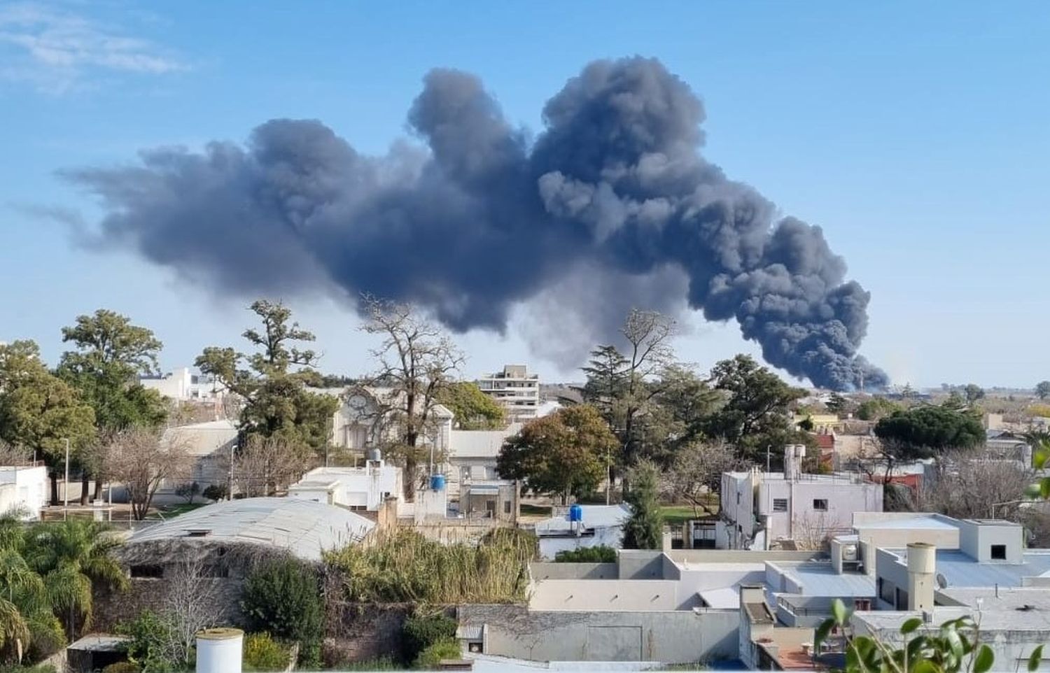 Gran incendio en un predio cercano al basural de Venado Tuerto