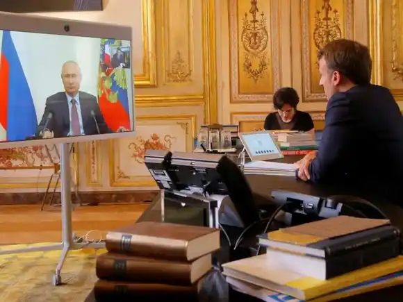 Emmanuel Macron le reclamó a Vladimir Putin un alto el fuego en Ucrania