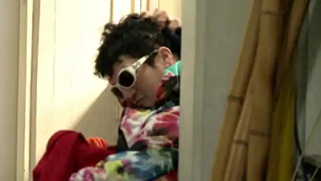 El zumbido que Pity Álvarez escuchaba un su oído era cucaracha viva