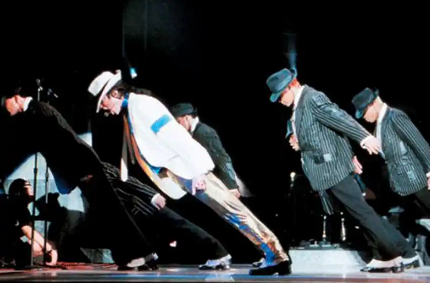 Salió a la luz el secreto de Michael Jackson para inclinarse a 45 grados