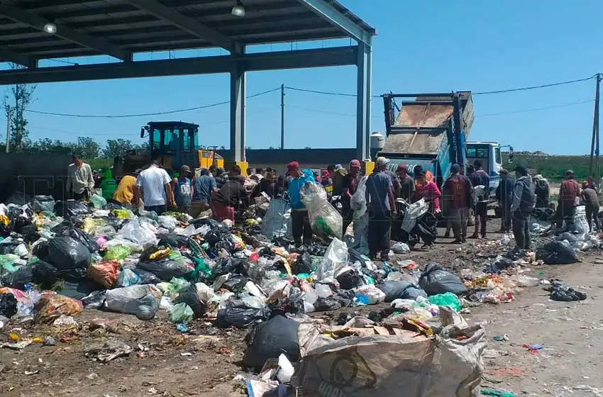 Sin recolección: se mantiene el corte en el ingreso al basural