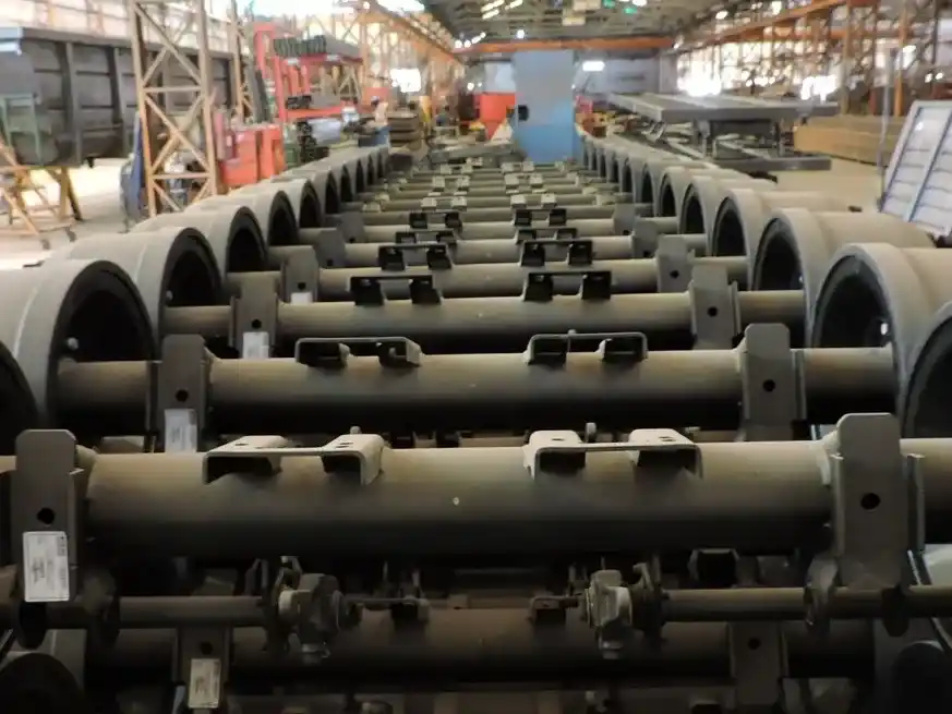 La industria metalmecánica enfrenta una de las caídas más pronunciadas en su capacidad operativa, destacando la baja producción de maquinaria y vehículos.