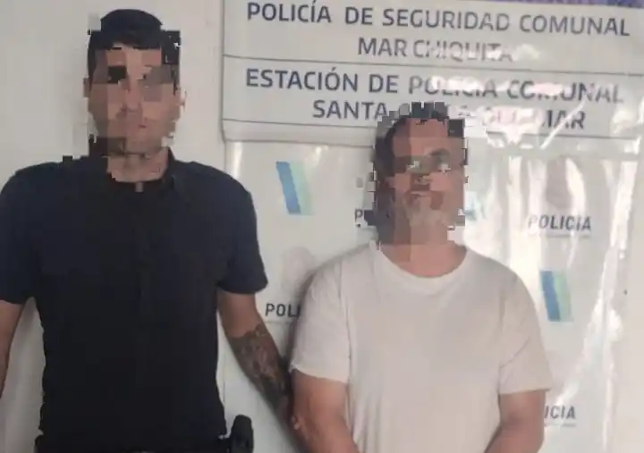 El sujeto se puso violento y golpeó en el rostro al colectivero, provocándole lesiones.