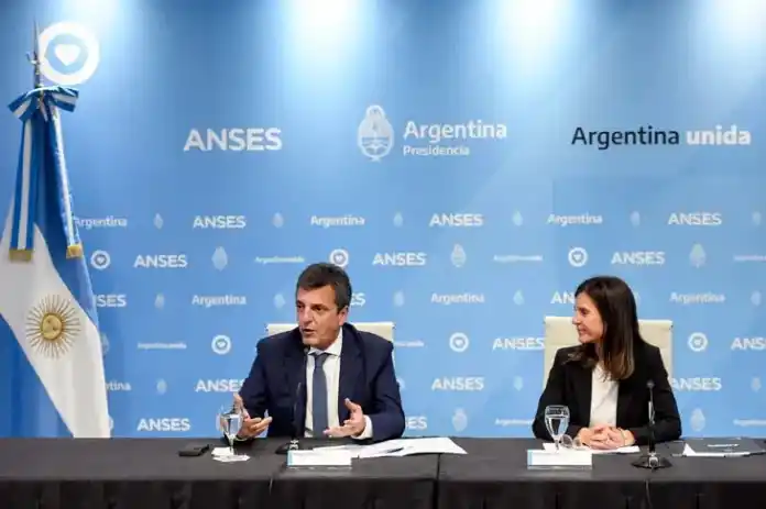 Aumento para jubilados, 15,6% y un bono